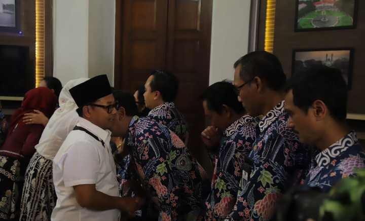 Penuh Haru, Wali Kota-Wawali Malang Sutiaji-Edi Pamit dari Balaikota Malang
